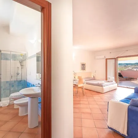 Relaxing Cristal Blu Sleeps 4 Apartment Santa Teresa Gallura