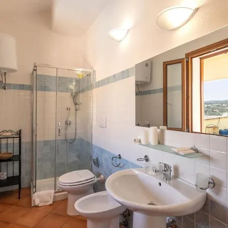 Relaxing Cristal Blu Sleeps 4 Persons Appartamento Santa Teresa di Gallura