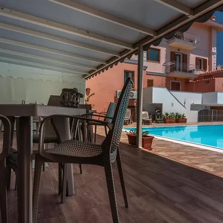 Relaxing Cristal Blu Sleeps 4 Persons Apartment *