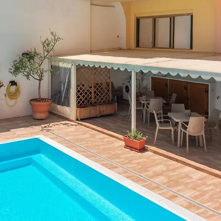 Relaxing Cristal Blu Sleeps 4 Persons Santa Teresa Gallura