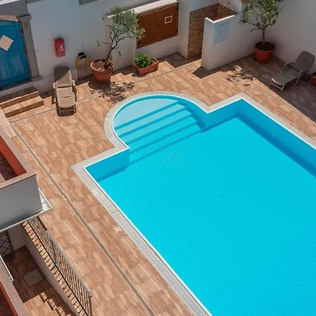 Relaxing Cristal Blu Sleeps 4 Persons Appartamento