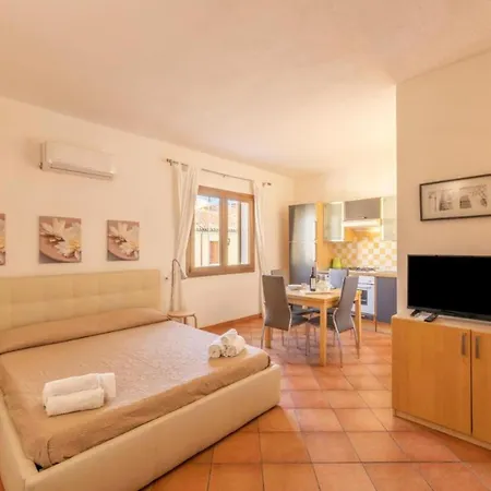 Relaxing Cristal Blu Sleeps 4 Persons Apartment Santa Teresa Gallura