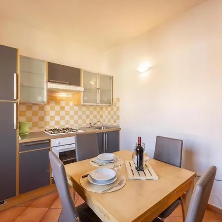Relaxing Cristal Blu Sleeps 4 Persons * Santa Teresa Gallura