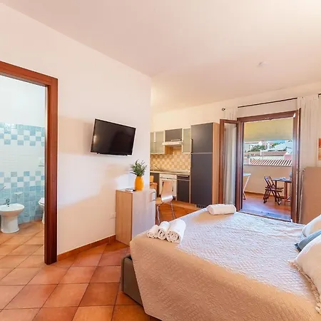 Relaxing Cristal Blu Sleeps 4 Persons * Santa Teresa Gallura