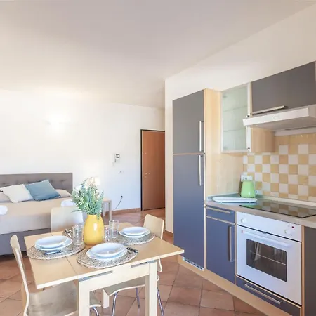 Relaxing Cristal Blu Sleeps 4 Persons Santa Teresa Gallura