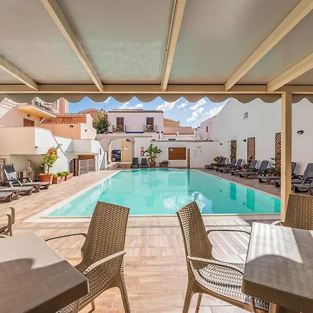 Relaxing Cristal Blu Sleeps 4 Persons *