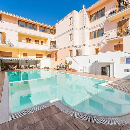 Relaxing Cristal Blu Sleeps 4 Persons Apartment